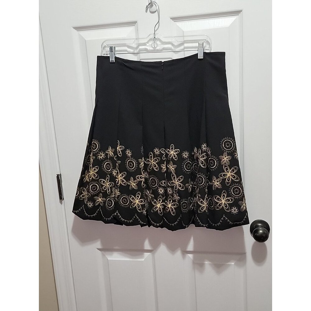 INC International Concepts Black Gold Embroidered Pleated Skirt Sz 10 Bubble - Picture 7 of 8
